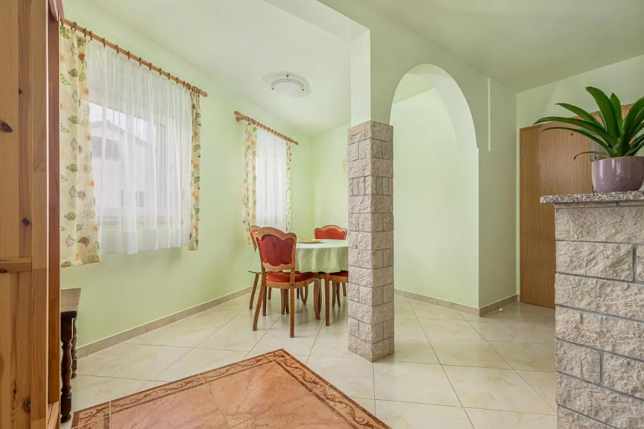 Apartment Ferienwohnung Brigita A2 Tar-Vabriga